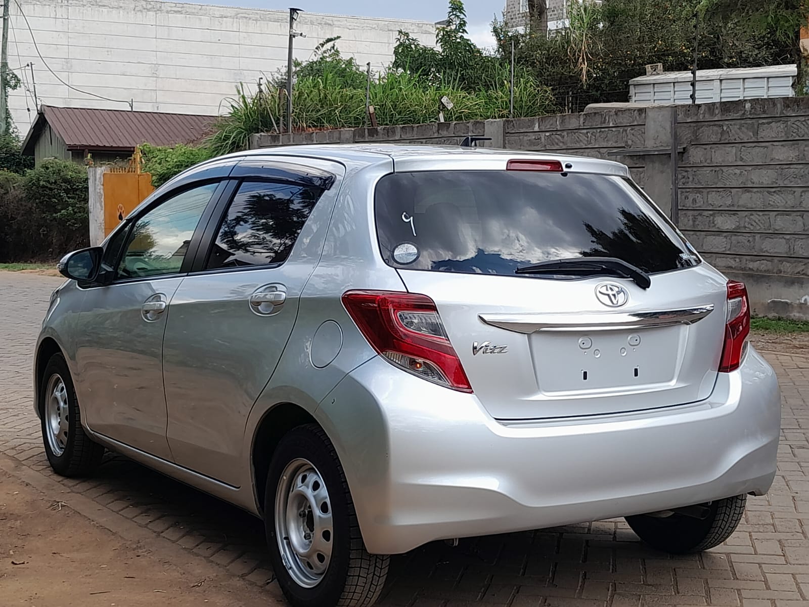 TOYOTA VITZ 1000CC – Roadscout Motors