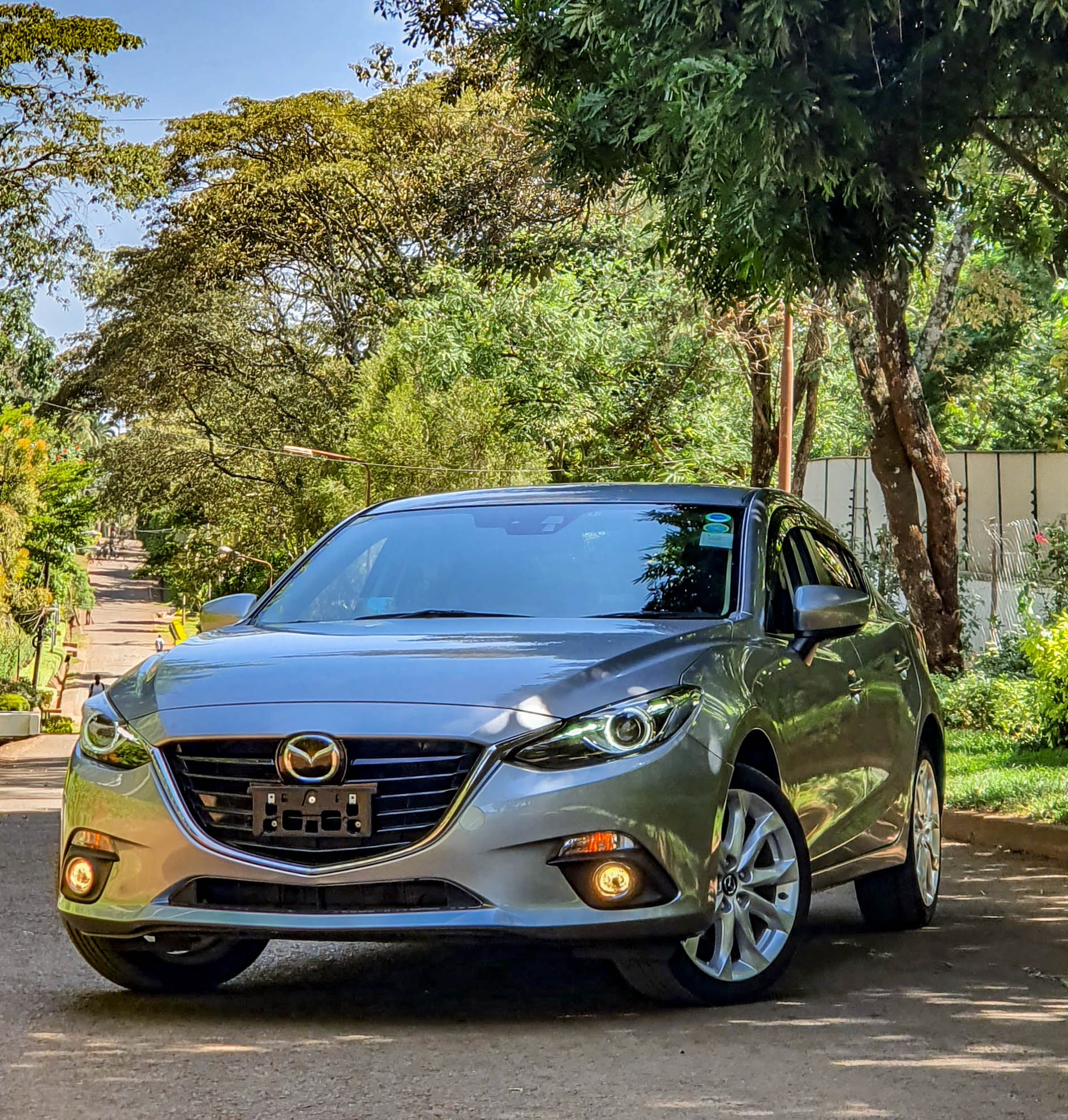 MAZDA AXELA – Roadscout Motors